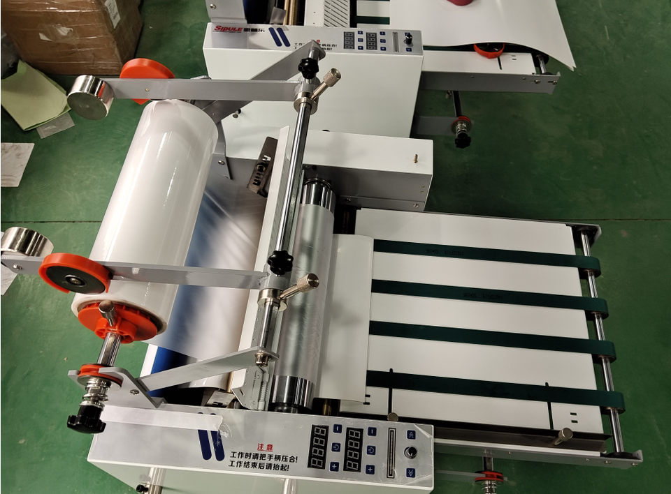 Technology Melting Glue With Extrusion Laminating And Coating PE Paper Machine