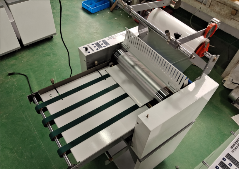 Technology Melting Glue With Extrusion Laminating And Coating PE Paper Machine