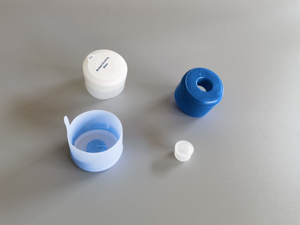 Automatic 19L 5 Gallon Water Bottle Lid Closure Cap Sealing Labeling Machine