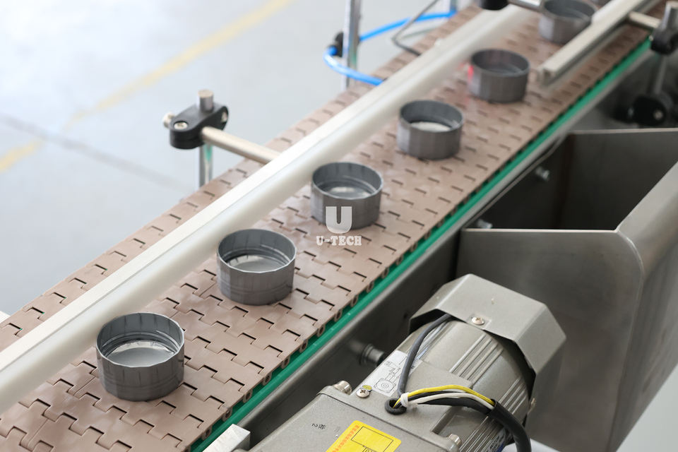 High-Efficiency Fully Automatic Support Customized Aluminum Foil Gasket Inserting Machine for Cap Lining