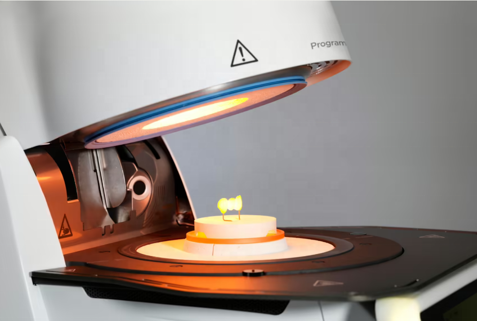 The Programat ceramic furnaces P310 G2 Dental Vacuum porcelain casting furnace with vacuum pump