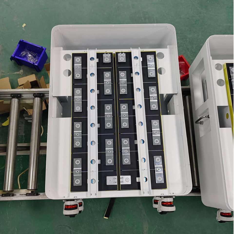 TTNergy All-In-One Stackable 5kwh 10kwh Battery and 5KW Hybrid Grid Inverter Solar Storage Power System Lifepo4 Battery for Home