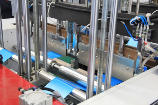 Automatic High Speed Plastic Coreless Rolling Garbage Bag Making Machine