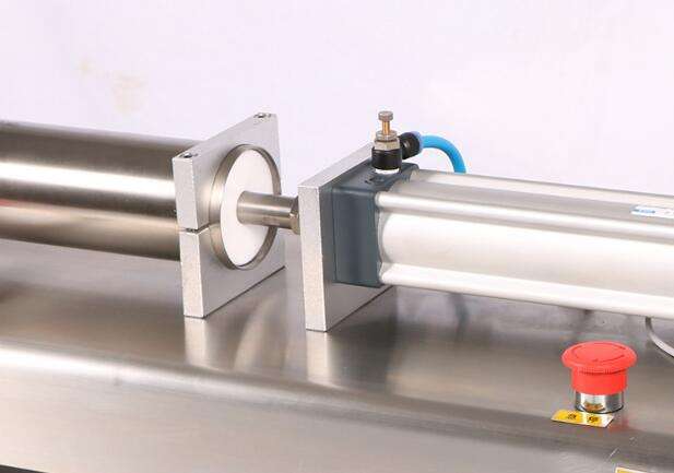 Semi Automatic Single Head Pneumatic Cream Tomato Paste Water Liquid Filling Machine