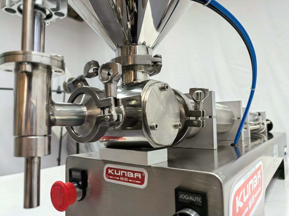 KUNBA Horizontal Fully Automatic Small Quantitative Laundry Detergent Liquid Pneumatic Thick Paste Paste Filling Machine