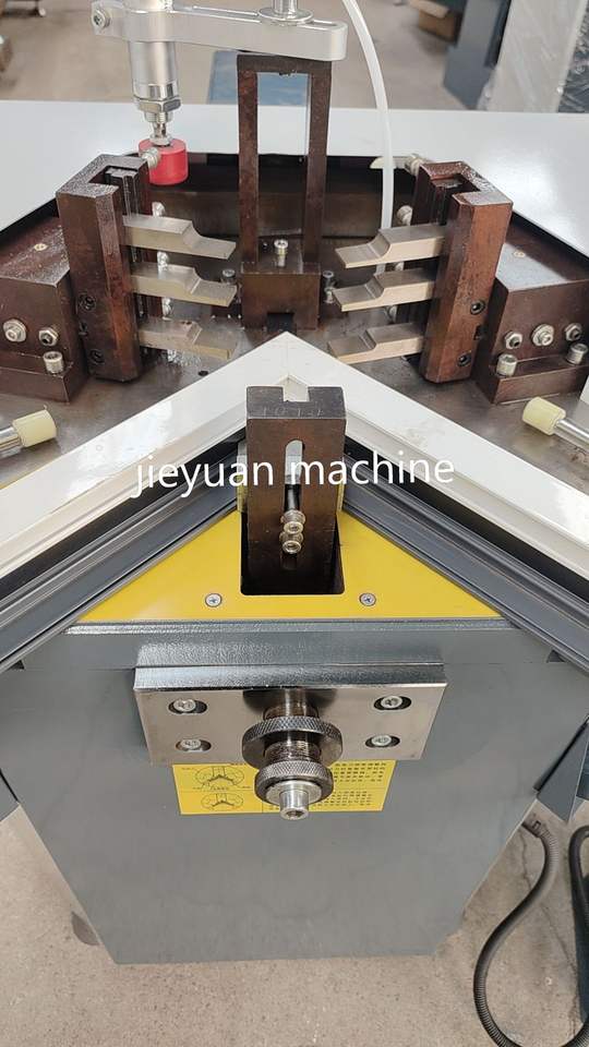 Aluminium Door Window Frame Making Corner Crimping Machine Window Angle Pressing Machine