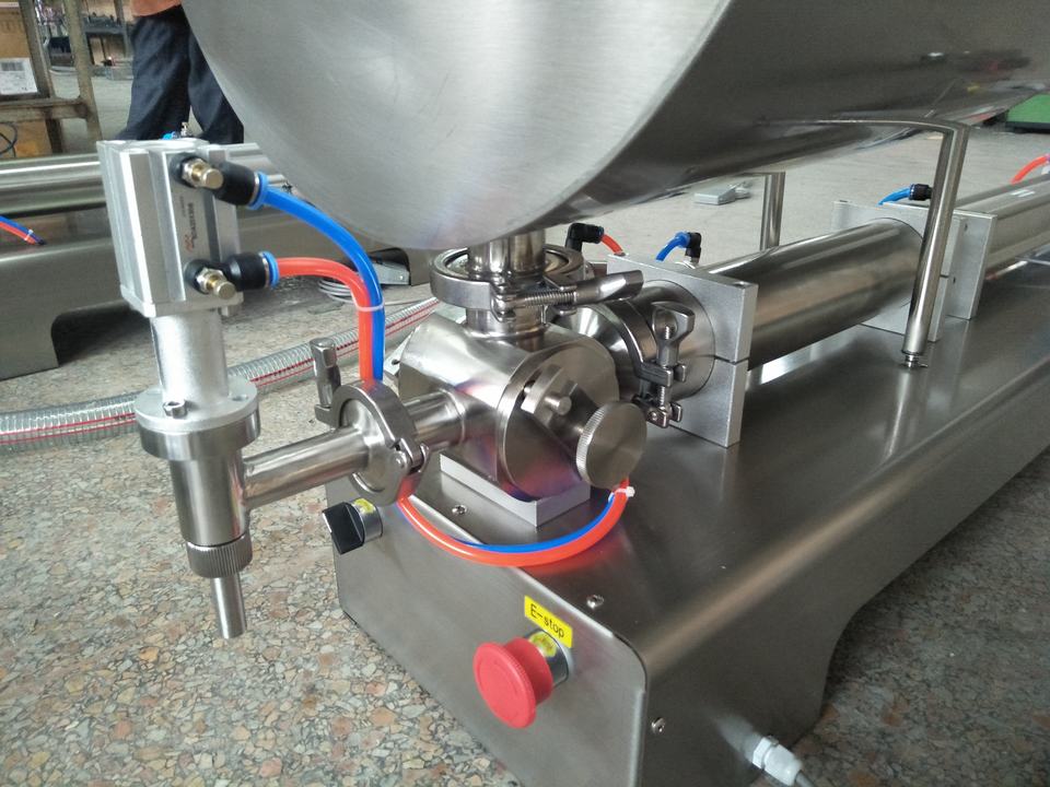 G1WGD100-1000 Horizontal Single Head Paste Filling Machine with Mixing tank for Cleaning Paste and Body Lotion