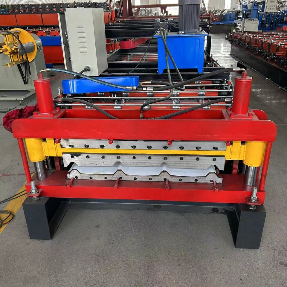 High Speed Zinc Metal Corrugated Roofing Sheet Roll Forming Machine Iron Roofing Roll Forming Machine Tile Making Machinery