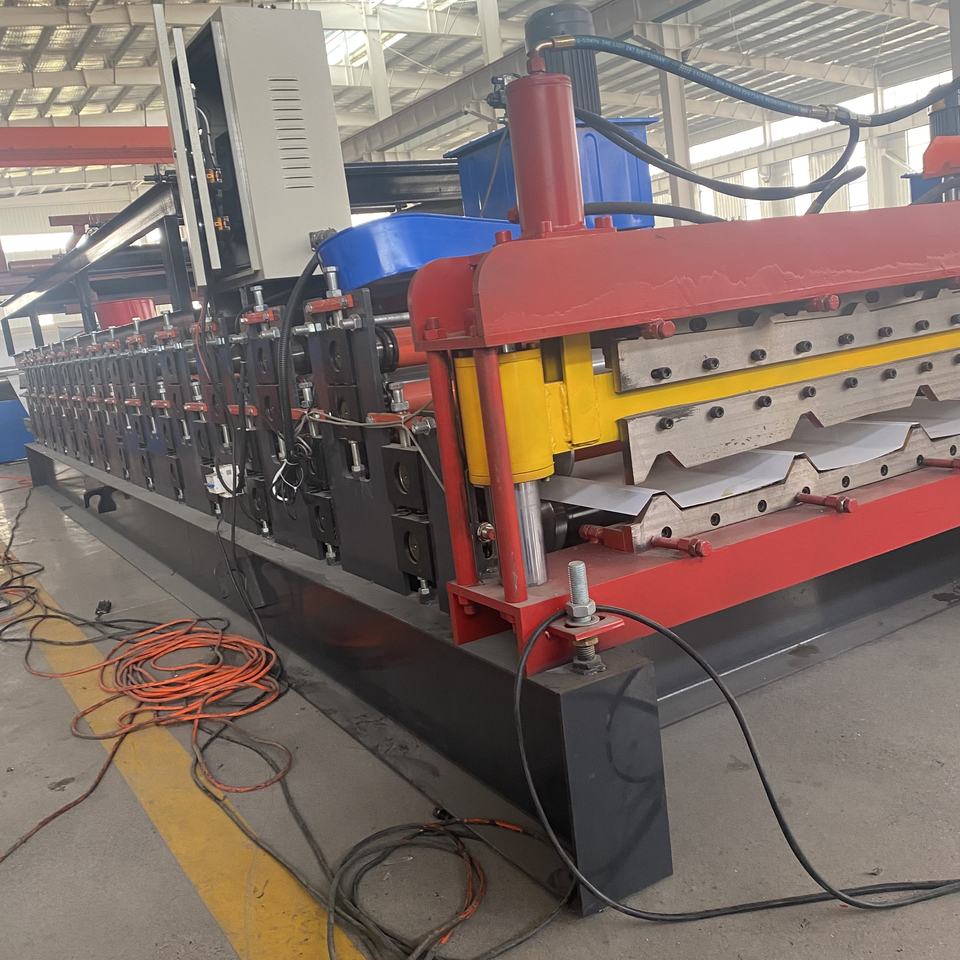 High Speed Zinc Metal Corrugated Roofing Sheet Roll Forming Machine Iron Roofing Roll Forming Machine Tile Making Machinery