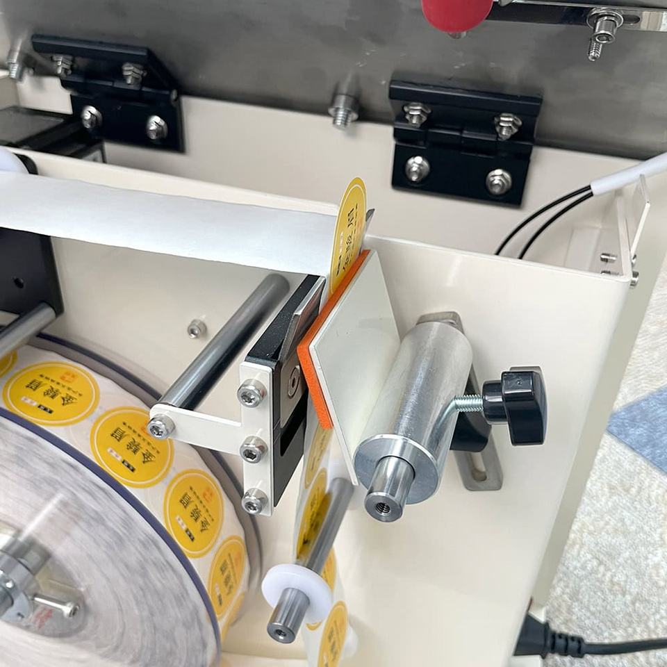 Corner Labeling Machine Desktop Semi Automatic Box Carton Corner Sticker Label Applicator Corner Sealing Labeling Machine