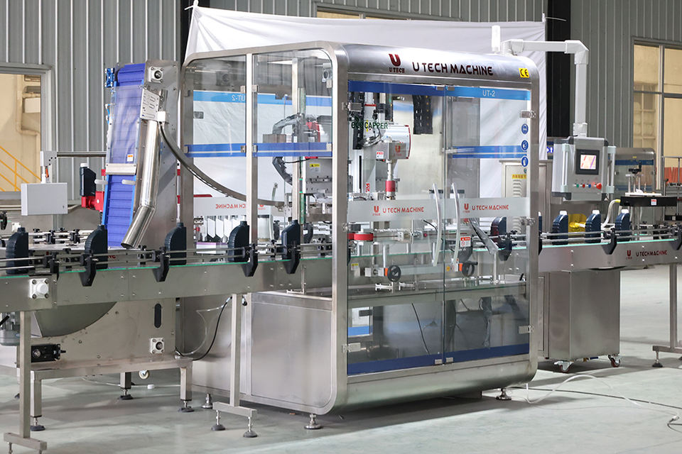 Automatic Electric Motor Engine Oil Bottle Jerrycan Filler Capping Labeling Machine Core Gear PLC Chemical Filling Machines