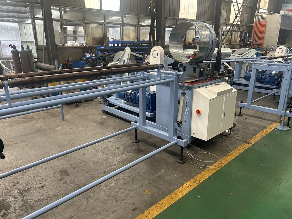 FENGTENG High Efficiency Automatic HVAC Tube Former Spiral Air Duct Metal Roll Forming Equipment Motor Core Easy Operate 5.5kW