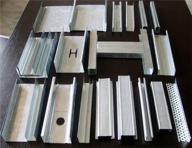 Manufactured Omega Drywall Production Line Hydraulic Ceiling Roll Forming Machine with Steel Frame Purlin High Efficiency