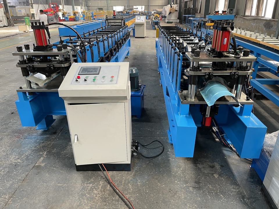 Metal Roll Top Ridge Capping Roll Forming Machine with High Productivity Motor & Pump for Residential Roof Flashing