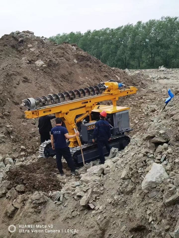 Multi-function Solar Frame Post Crawler Solar Pile Driver Ramming Machine Screw Pile Driver
