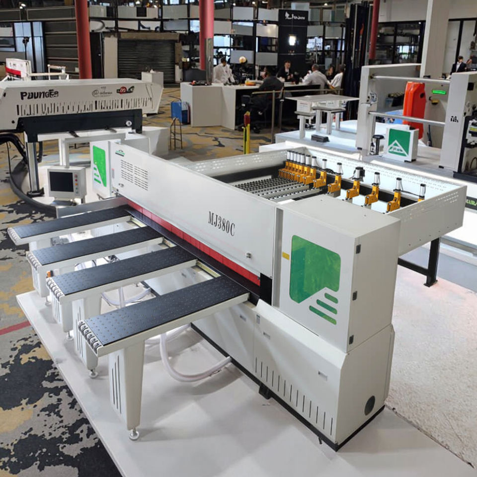 CNC Beam Saw Machine Wood Cutting Engine Powered Tool for Construction Industries for Cutting Beam