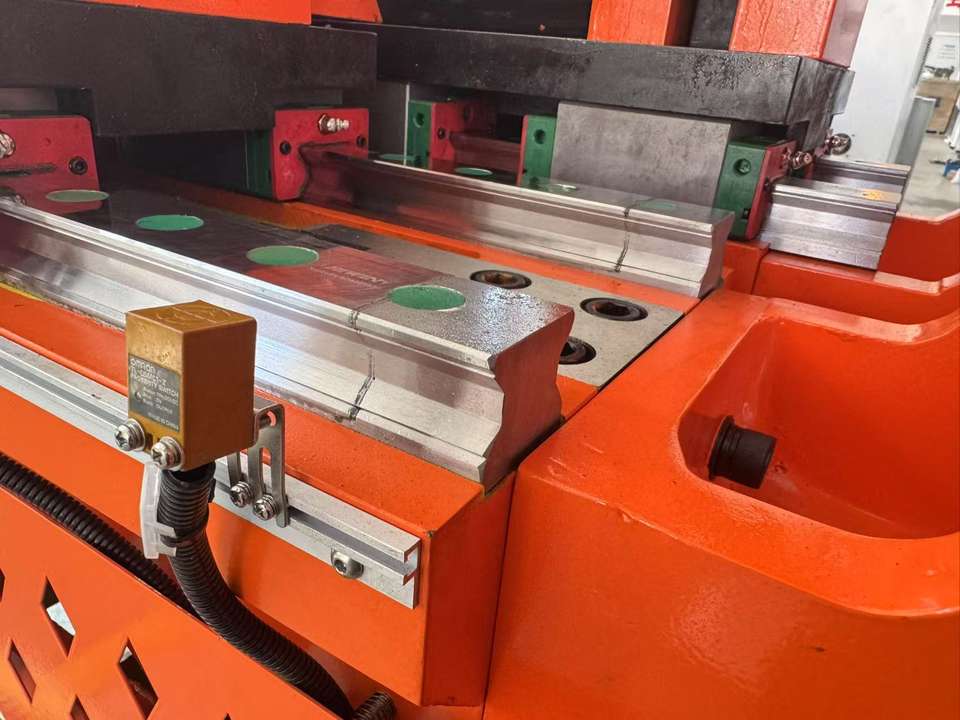 130CNC Servo Fully Automatic Pipe Bending Machine for Aluminum, Copper, Carbon Steel & Stainless Steel Pipes