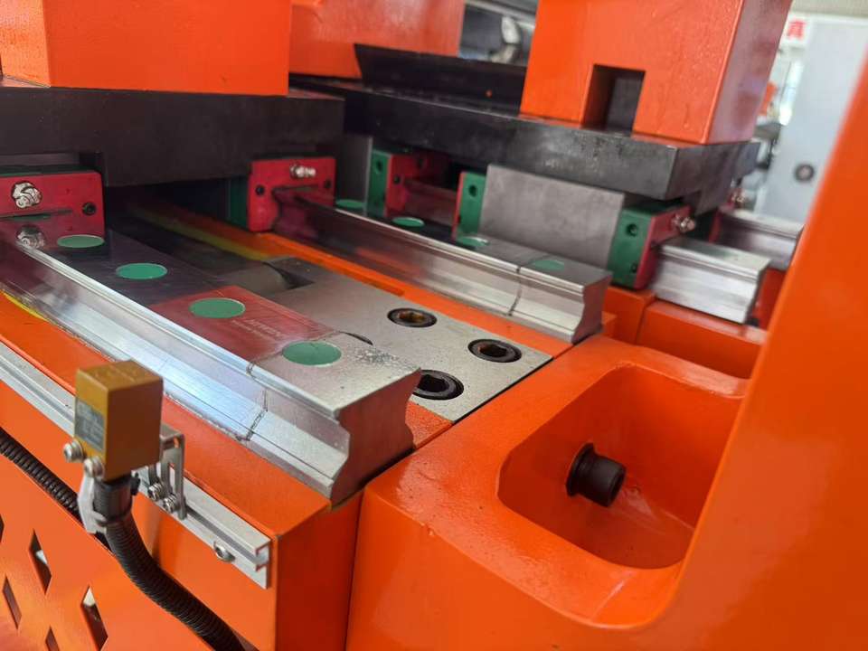 130CNC Servo Fully Automatic Pipe Bending Machine for Aluminum, Copper, Carbon Steel & Stainless Steel Pipes