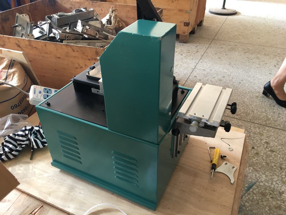 Oil Cup Inkjet Label Printer for Plastic/Metal/Glass Electric Pad Printing Machine for Pattern Date Code Print