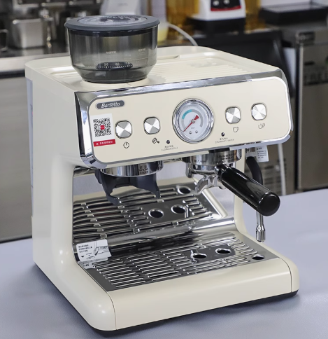 Coffee and Coffee Shops Use Commercial Coffee Machines.