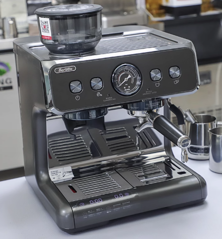 Coffee and Coffee Shops Use Commercial Coffee Machines.