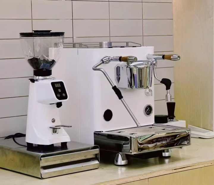 Home and Small Cafe Use Single Group SS Boiler Electric Control Espresso Coffee Machines for Business