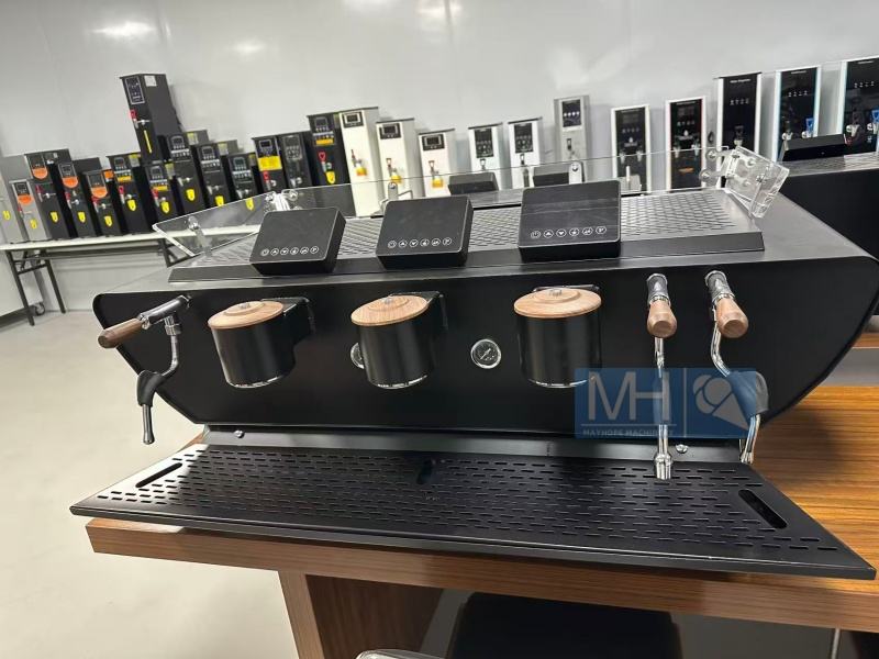 Professional Dual Boiler Commercial Barista Semi-automatic Espresso Three Head Coffee Machine With Display Screen