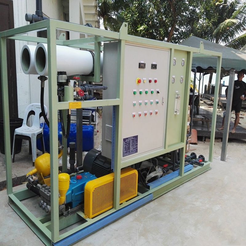 Containerized Seawater Desalination RO Plant Pressure Vessel Pump PLC Motor for Boat Drinking Water Purification