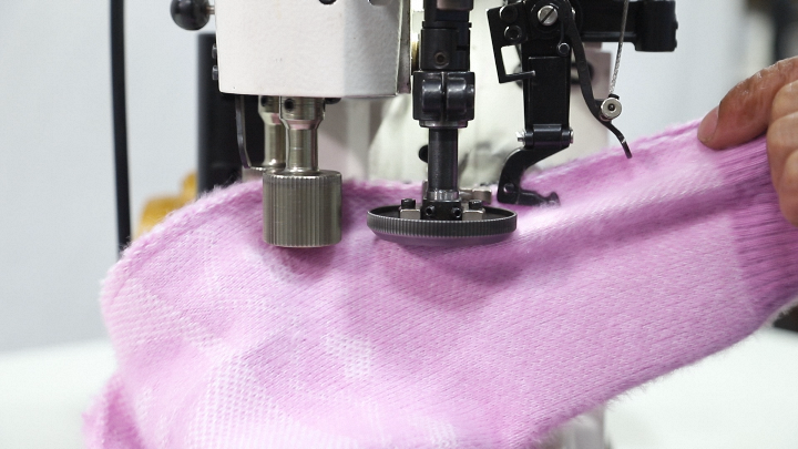 BT-155-A High Speed Vertical Type Sweater Flat Seaming Machine